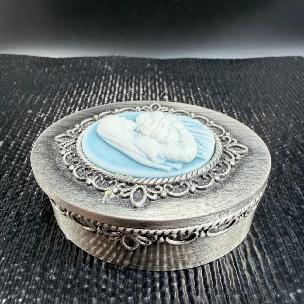 2013‎ CB Mother and Child Cameo Trinket Box Silver Tone Blue Oval Jewelry Case